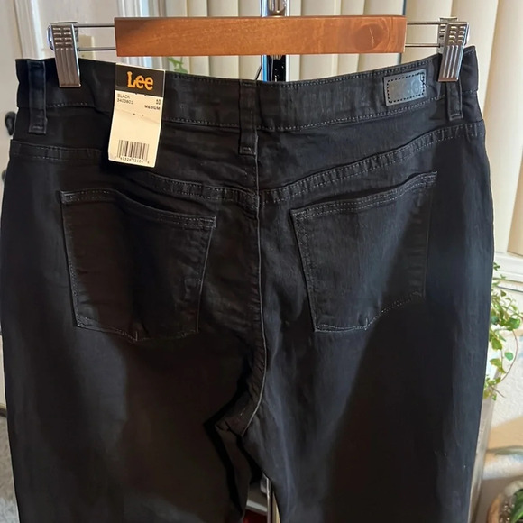 Lee Instantly Slim Classic Fit Black Denim High Rise. Size 10 Medium - Picture 6 of 6